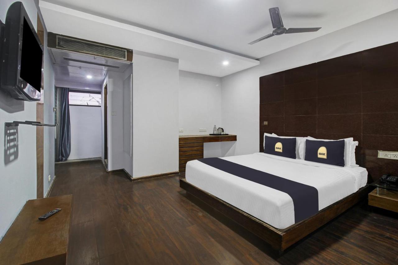 Townhouse Oak The Margi Hotel Near Yosufguda Metro Station Гайдарабад Екстер'єр фото