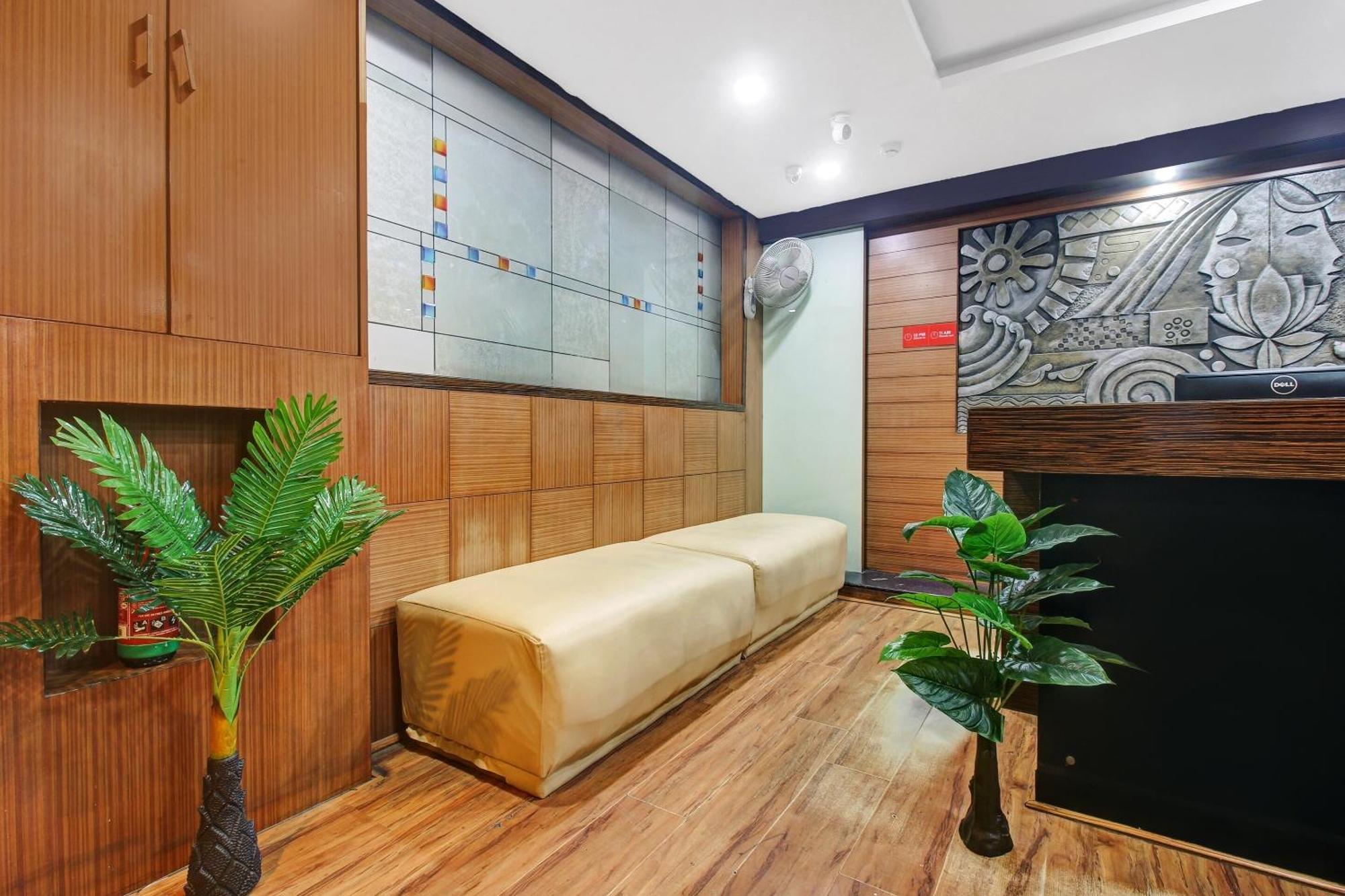 Townhouse Oak The Margi Hotel Near Yosufguda Metro Station Гайдарабад Екстер'єр фото