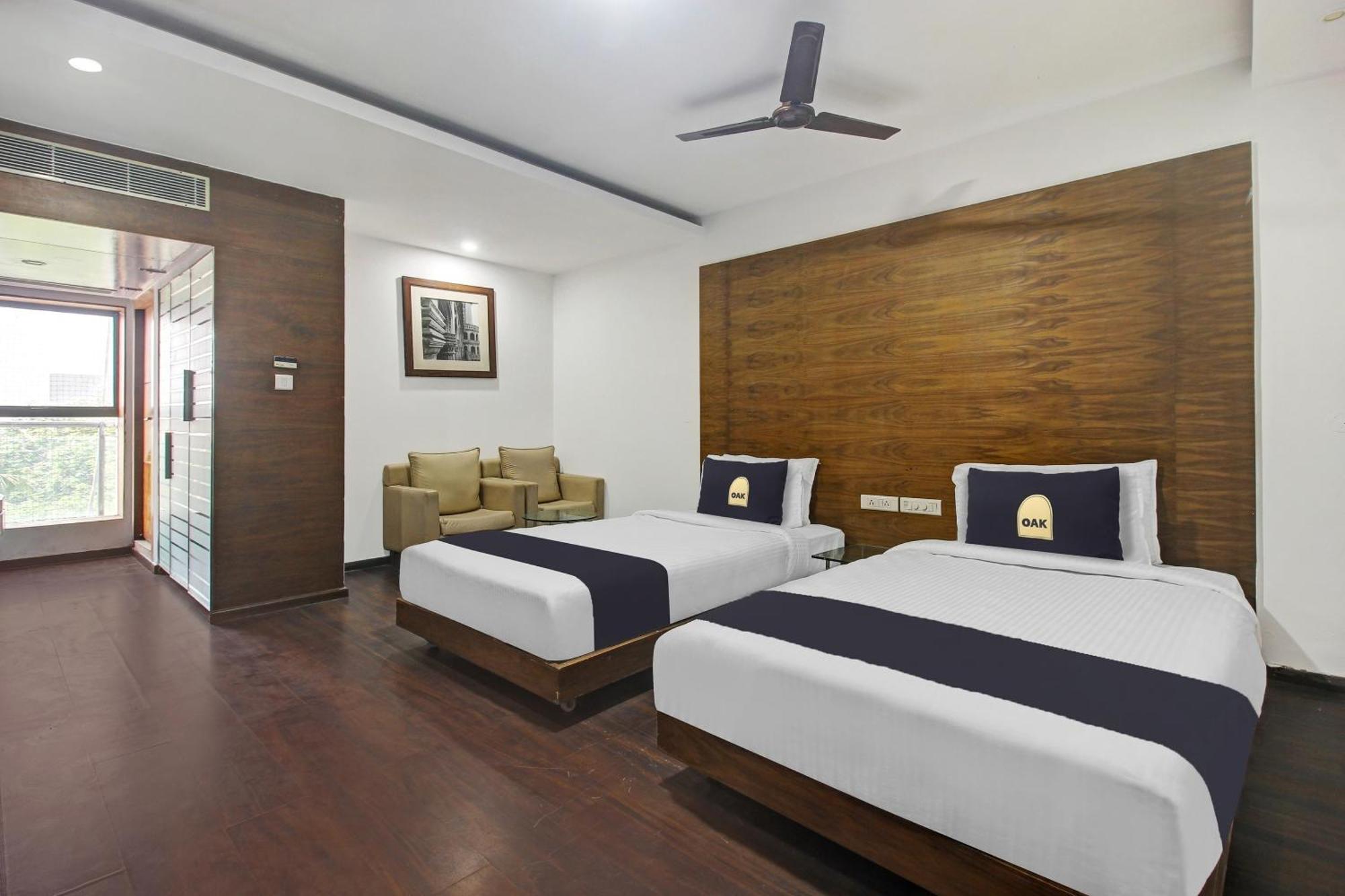 Townhouse Oak The Margi Hotel Near Yosufguda Metro Station Гайдарабад Екстер'єр фото